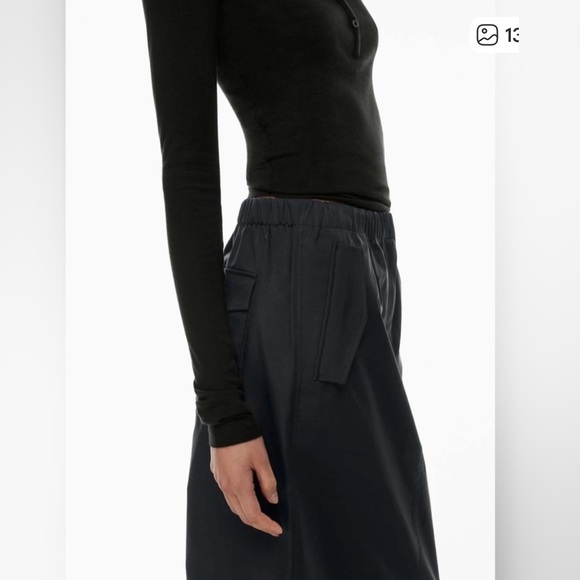 Aritzia The Group Babaton Light Beige
Emerson Skirt 6 - Picture 2 of 11